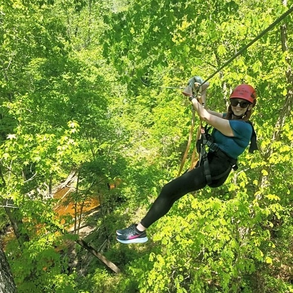 Meet your Posher, Amber - Picture 7 of 16